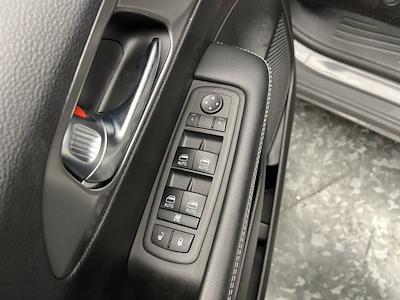 Used 2025 Chrysler Pacifica - photo 1