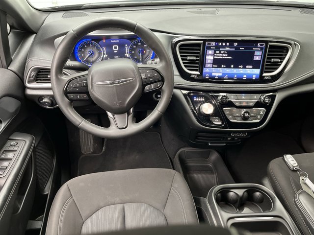 Used 2022 Chrysler Pacifica - photo 11