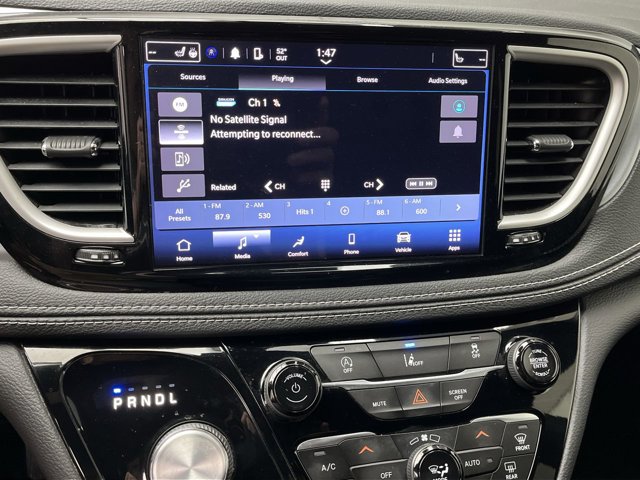 Used 2022 Chrysler Pacifica - photo 15