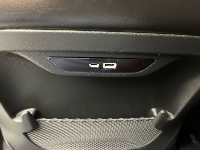Used 2025 Chrysler Pacifica - photo 14