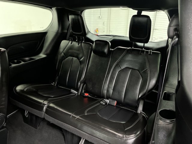 Used 2025 Chrysler Pacifica - photo 15