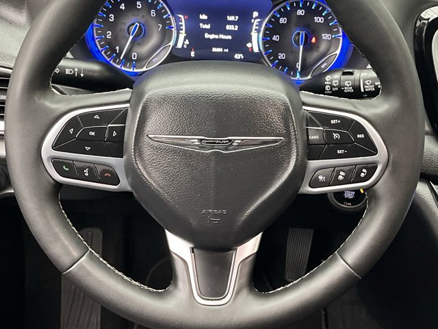 Used 2025 Chrysler Pacifica - photo 17