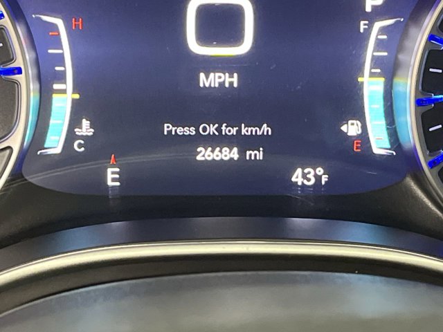 Used 2025 Chrysler Pacifica - photo 18