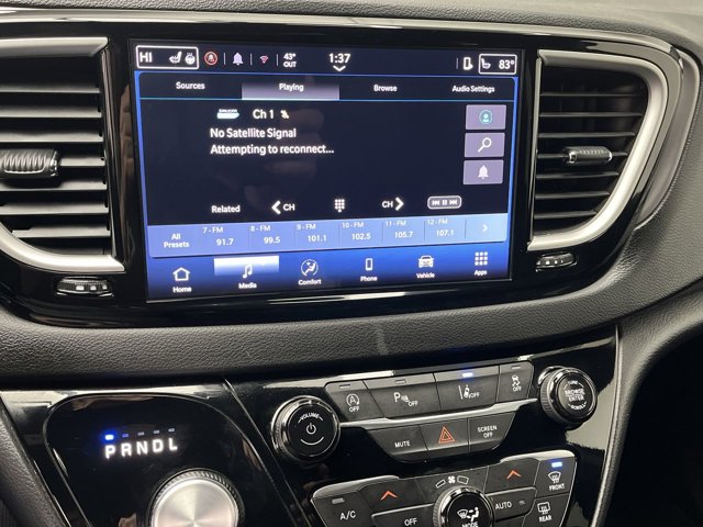 Used 2025 Chrysler Pacifica - photo 20