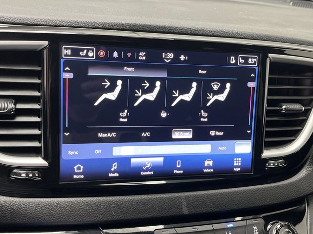 Used 2025 Chrysler Pacifica - photo 21
