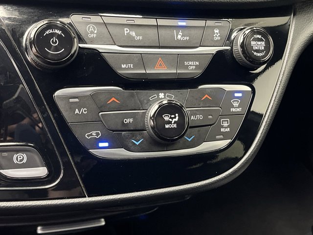 Used 2025 Chrysler Pacifica - photo 23