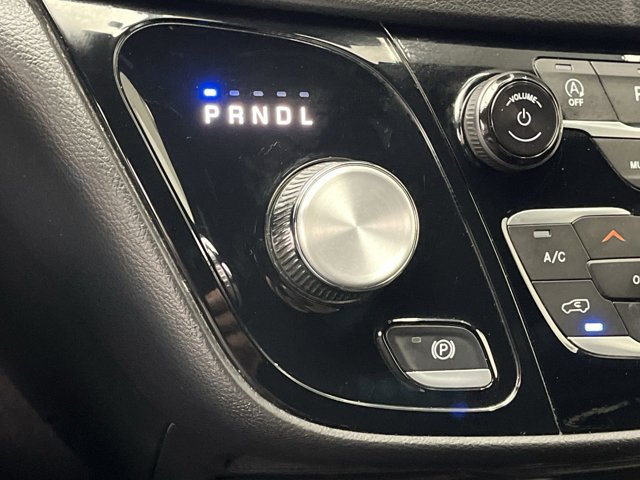 Used 2025 Chrysler Pacifica - photo 27