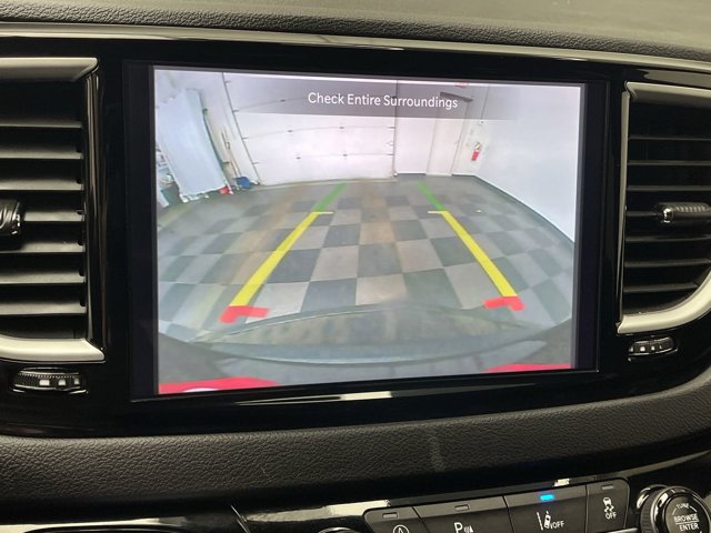 Used 2025 Chrysler Pacifica - photo 8