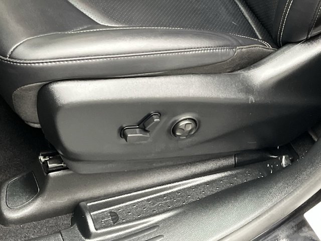 Used 2025 Chrysler Pacifica - photo 12