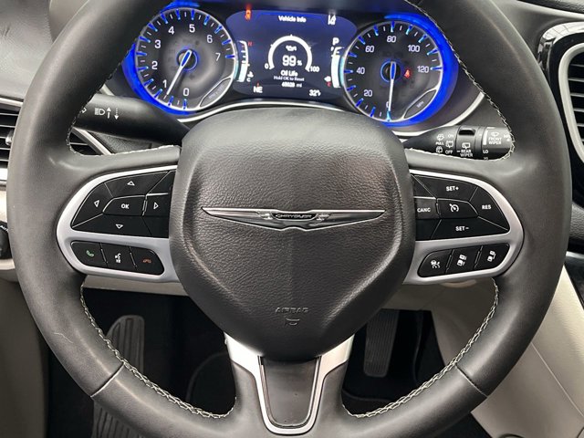 Used 2023 Chrysler Pacifica - photo 11