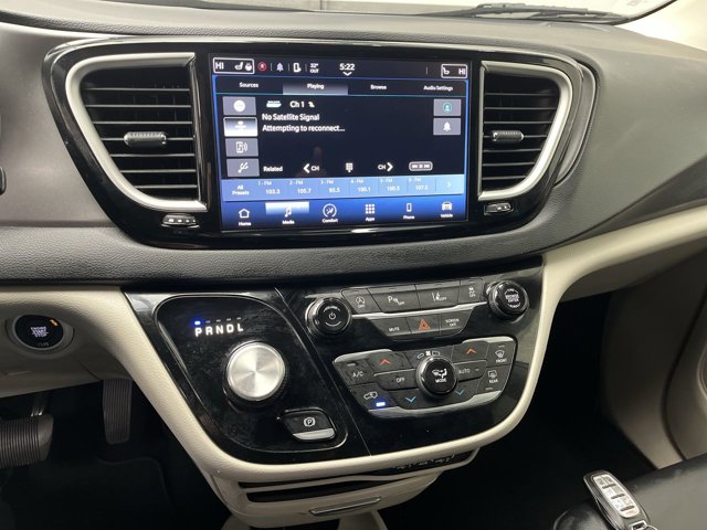 Used 2023 Chrysler Pacifica - photo 13