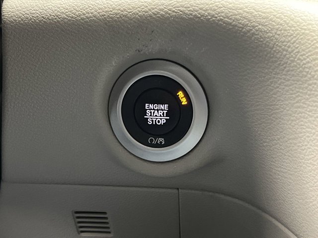Used 2023 Chrysler Pacifica - photo 17