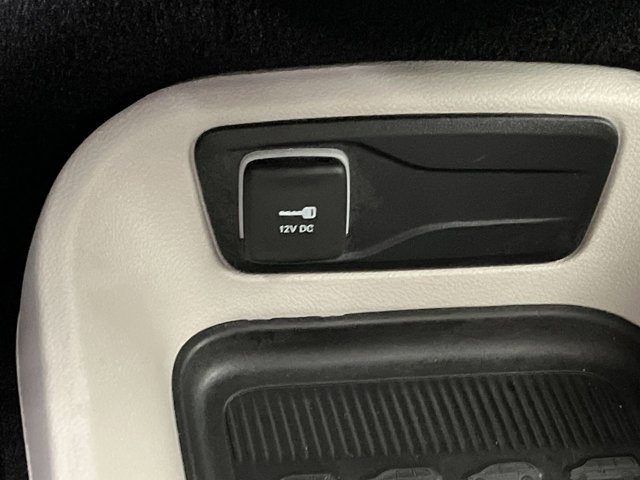 Used 2023 Chrysler Pacifica - photo 20