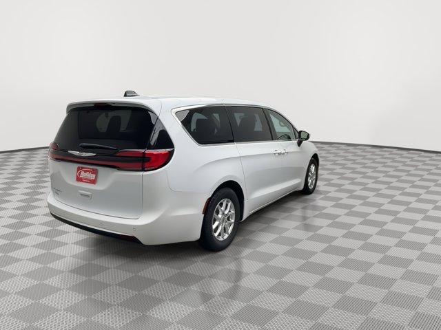 Used 2023 Chrysler Pacifica - photo 34
