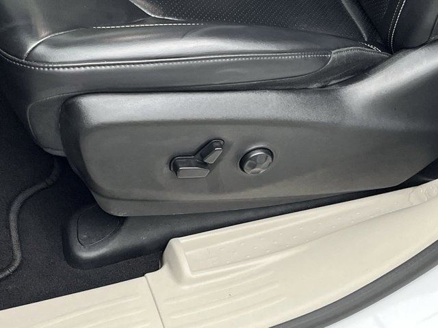 Used 2023 Chrysler Pacifica - photo 6