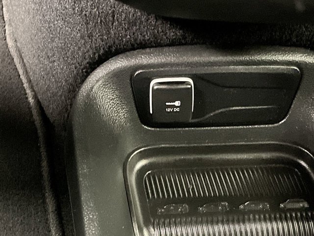 Used 2025 Chrysler Pacifica - photo 28