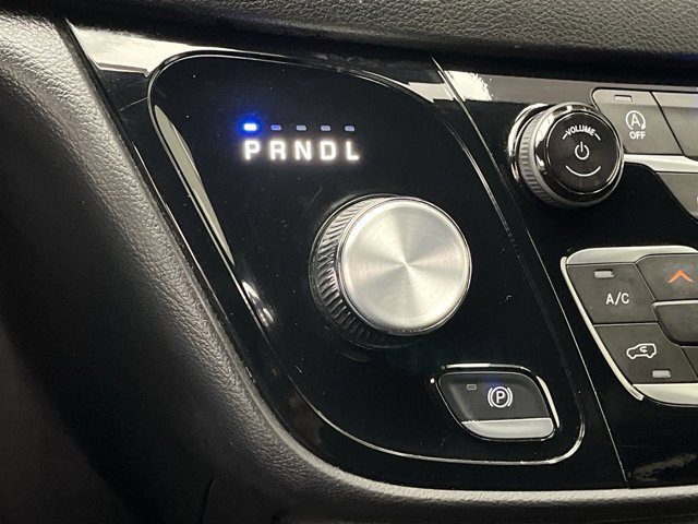 Used 2025 Chrysler Pacifica - photo 30