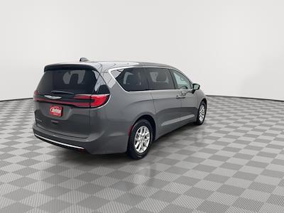 Used 2023 Chrysler Pacifica - photo 1