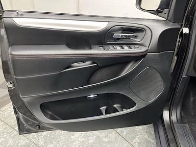 Used 2016 Dodge Grand Caravan - photo 1