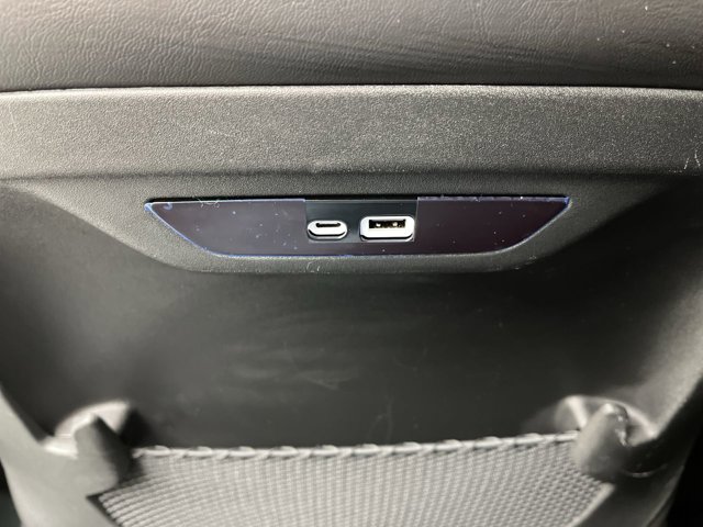Used 2025 Chrysler Pacifica - photo 10