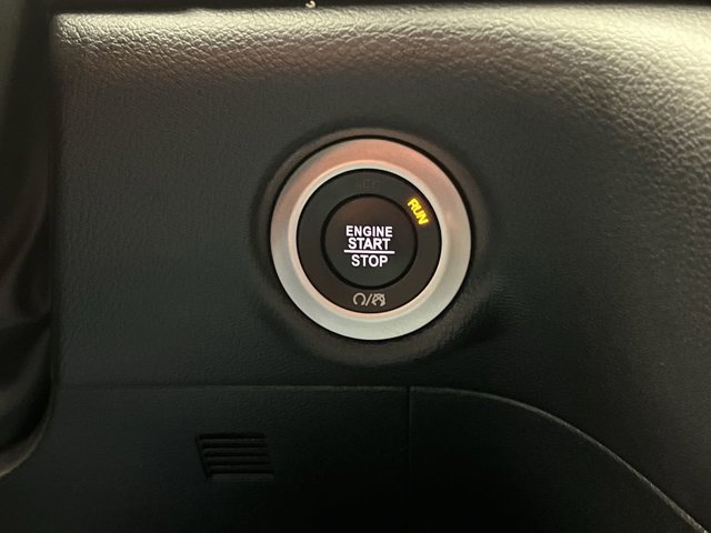 Used 2025 Chrysler Pacifica - photo 19