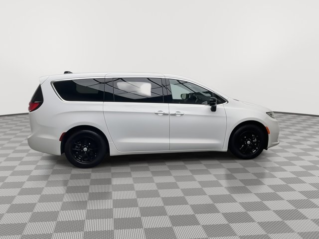 Used 2025 Chrysler Pacifica - photo 37