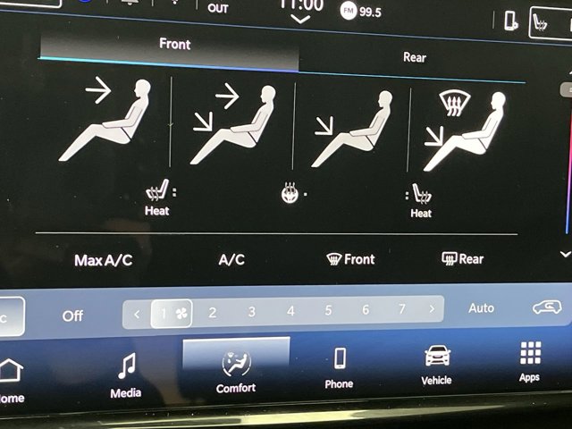 Used 2025 Chrysler Pacifica - photo 25