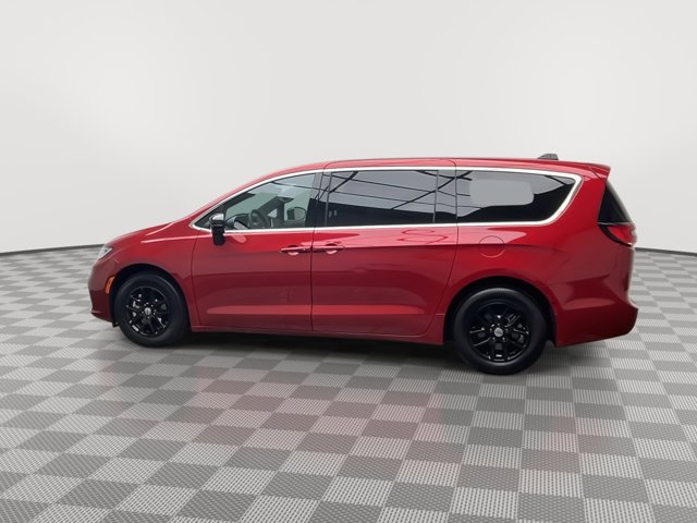 Used 2025 Chrysler Pacifica - photo 38