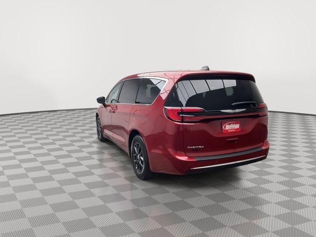 Used 2025 Chrysler Pacifica - photo 39