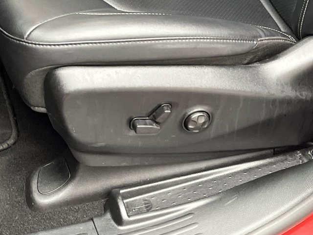 Used 2025 Chrysler Pacifica - photo 12