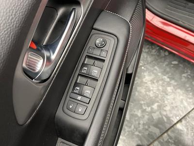 Used 2025 Chrysler Pacifica - photo 1