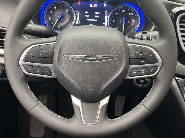 Used 2025 Chrysler Pacifica - photo 13