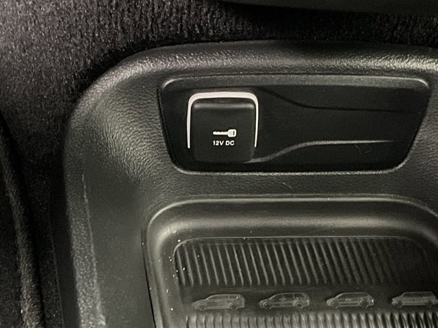 Used 2025 Chrysler Pacifica - photo 22