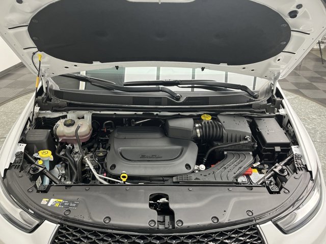Used 2025 Chrysler Pacifica - photo 26