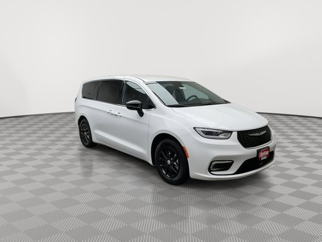 Used 2025 Chrysler Pacifica - photo 31