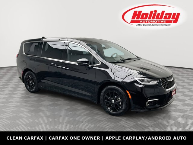 Used 2025 Chrysler Pacifica - photo 1