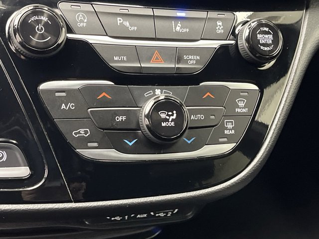 Used 2025 Chrysler Pacifica - photo 24