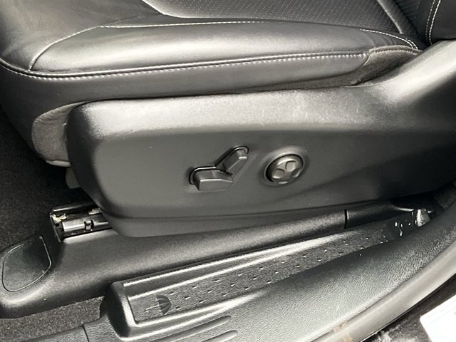 Used 2025 Chrysler Pacifica - photo 12