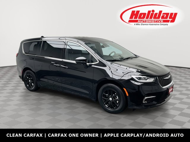 Used 2025 Chrysler Pacifica - photo 1