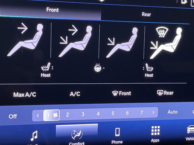 Used 2025 Chrysler Pacifica - photo 25