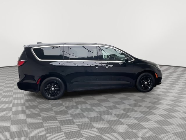 Used 2025 Chrysler Pacifica - photo 40