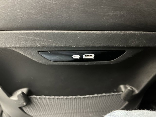 Used 2025 Chrysler Pacifica - photo 14