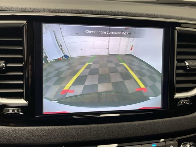 Used 2025 Chrysler Pacifica - photo 8