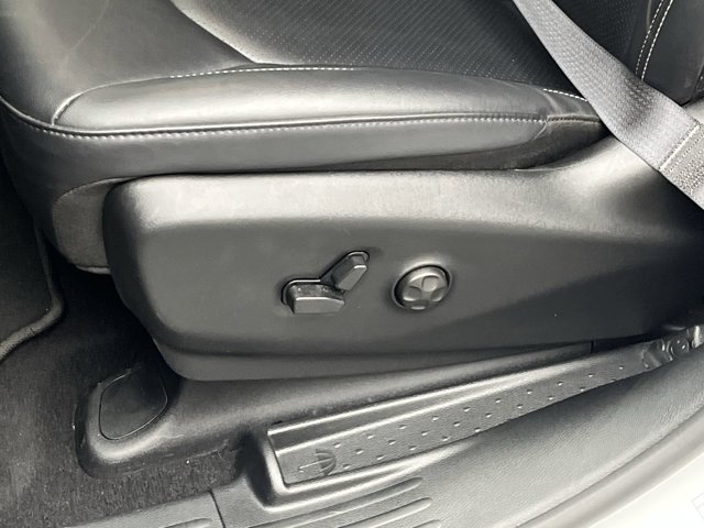 Used 2025 Chrysler Pacifica - photo 12