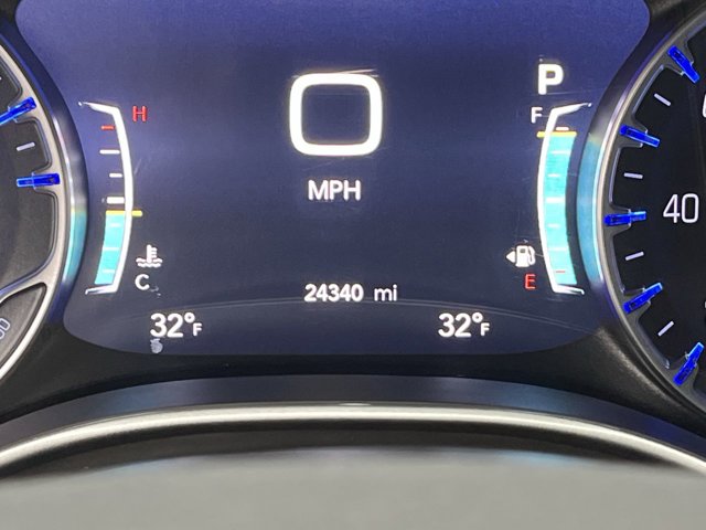 Used 2025 Chrysler Pacifica - photo 18