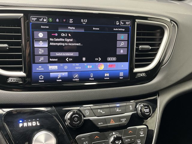 Used 2025 Chrysler Pacifica - photo 20