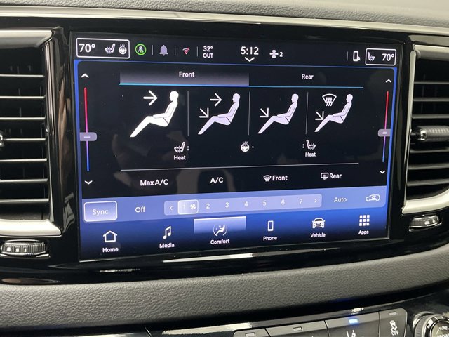 Used 2025 Chrysler Pacifica - photo 22