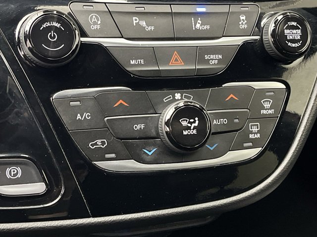 Used 2025 Chrysler Pacifica - photo 24