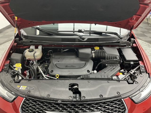 Used 2025 Chrysler Pacifica - photo 30