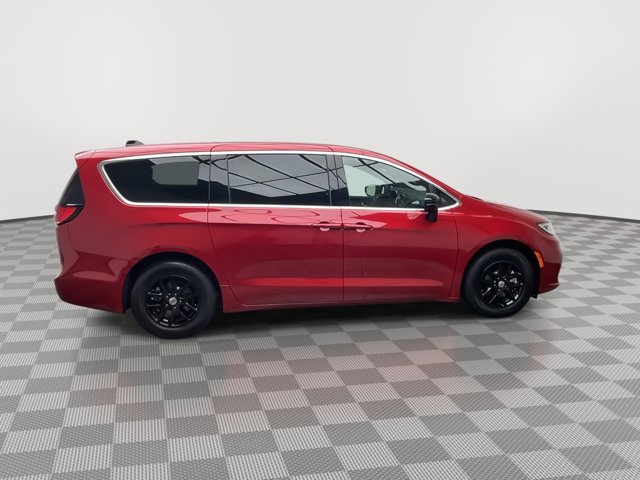 Used 2025 Chrysler Pacifica - photo 40